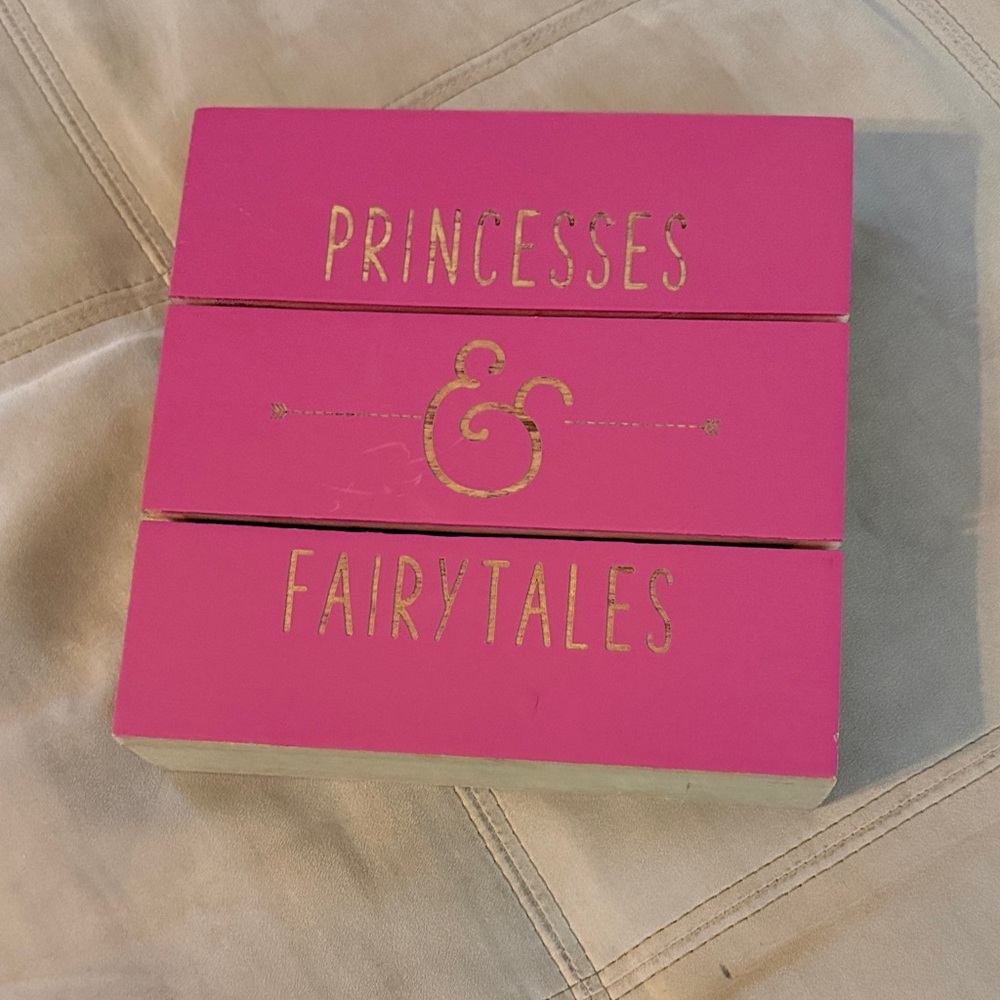 Thirty-One Pink Wooden Art “Princesses & Fairy Tales”